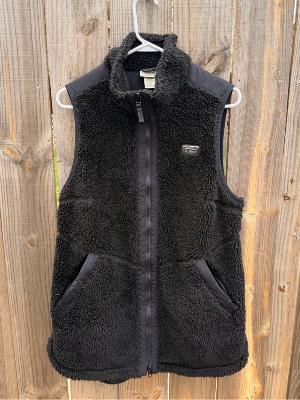 L.L.Bean Black Sherpa Fleece Vest sz lg petite - Picture 4 of 6